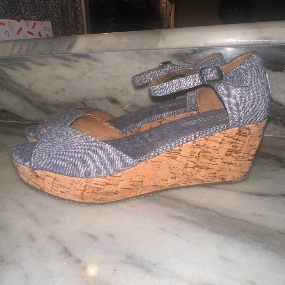 Tom’s Size 8 Women’s Blue Denim‎ Cork Wedge Strappy Peep Toe Sandals - Picture 5 of 11